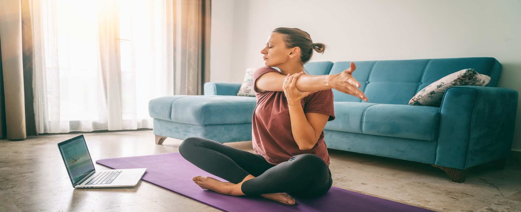 Mulher Fazendo Pilates