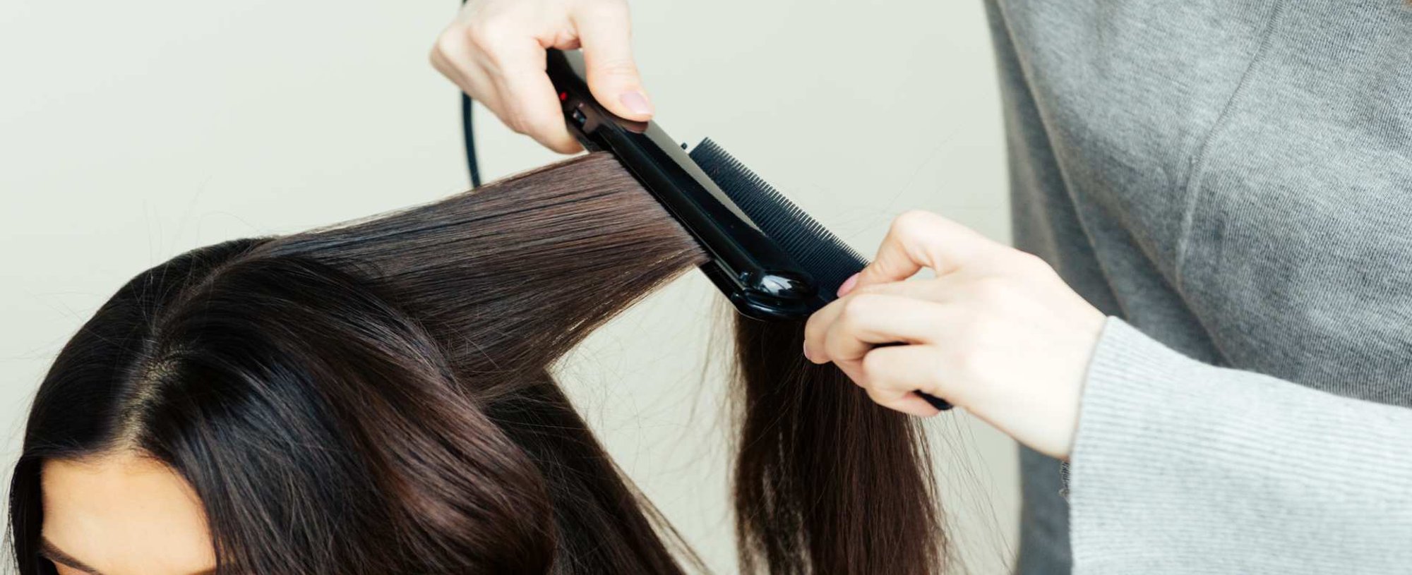 Passando Prancha No Cabelo