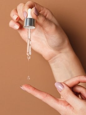 Sérum Facial: o que é, como usar e para que serve?