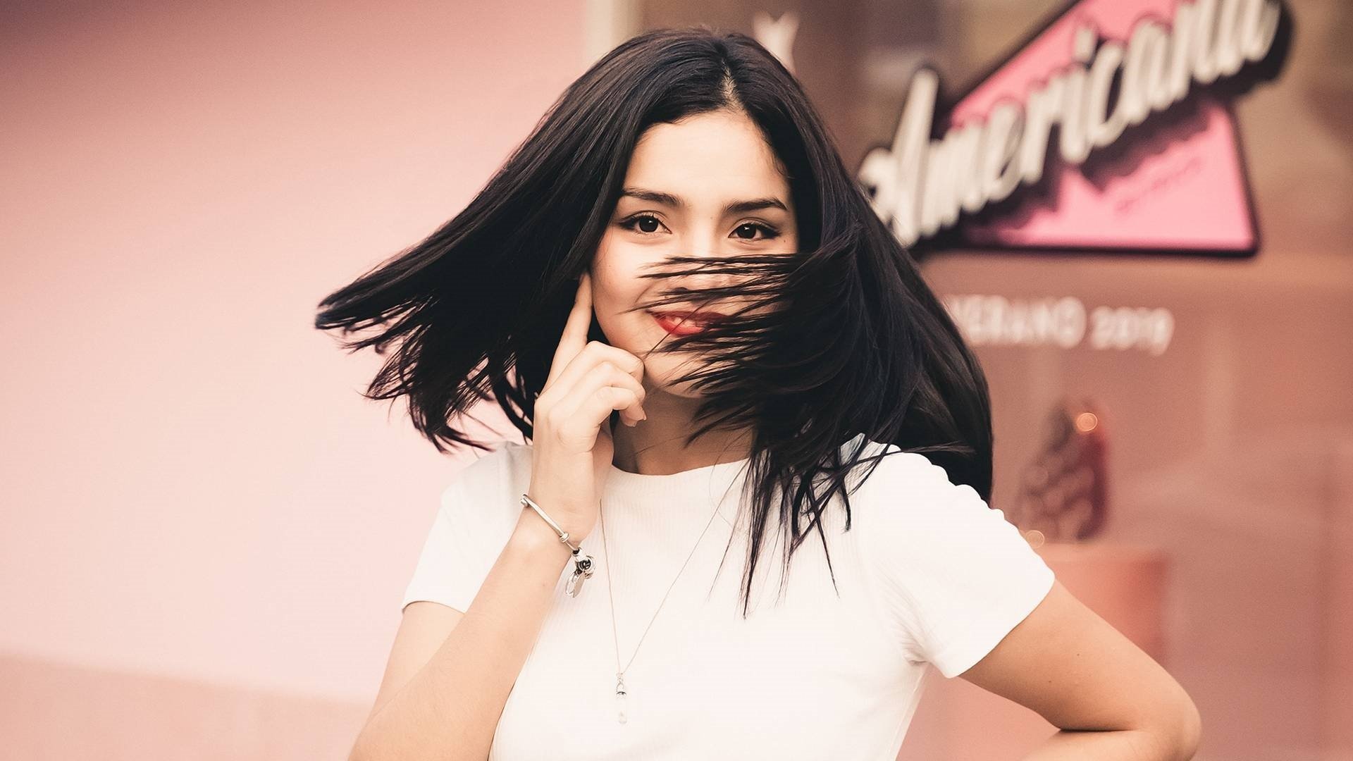 Modelo asiática sorrindo