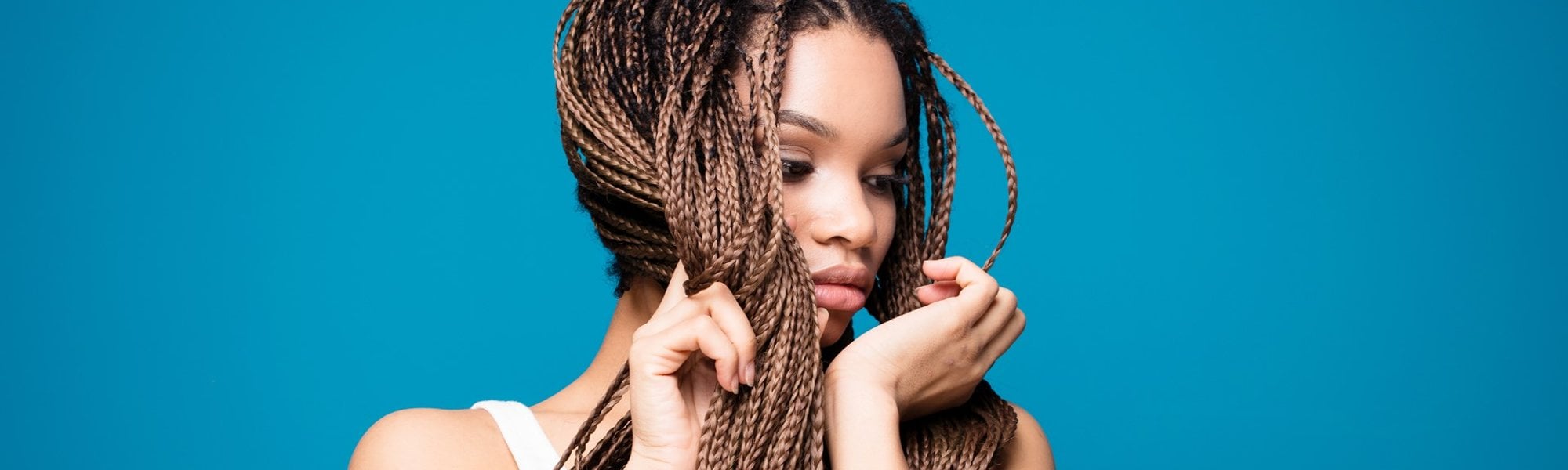 Modelo Com Cabelo Trancado