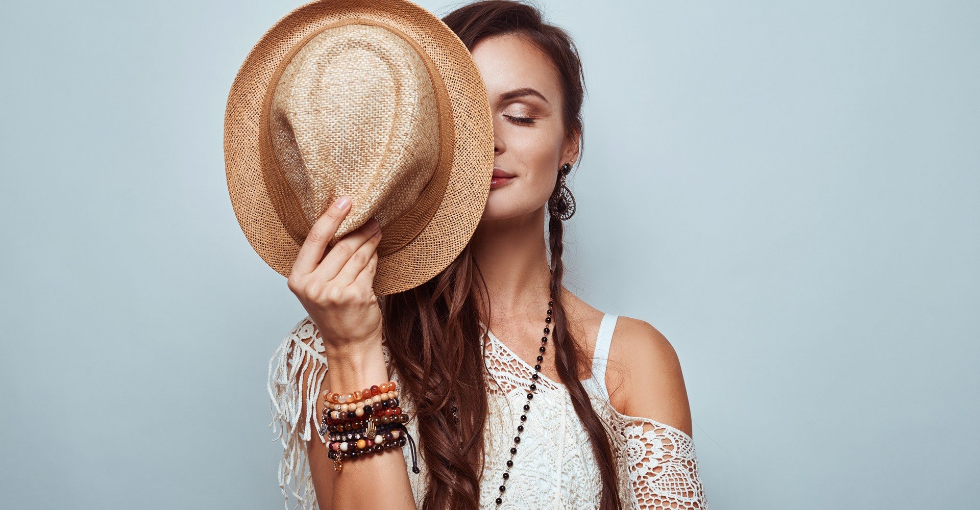 1367 Modelo Com Penteado Boho Chic