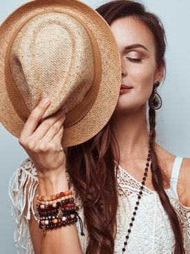 1367 Modelo Com Penteado Boho Chic