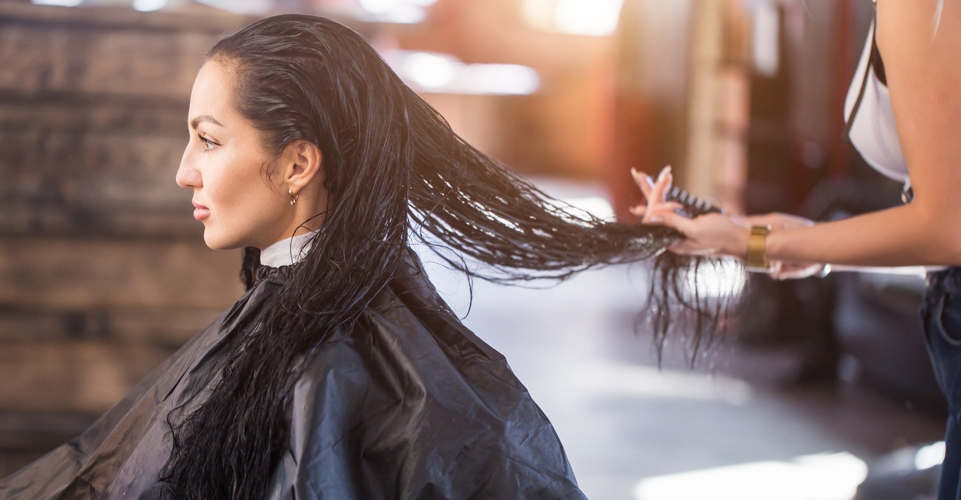 1370 Mulher Tendo Seu Cabelo Cuidado