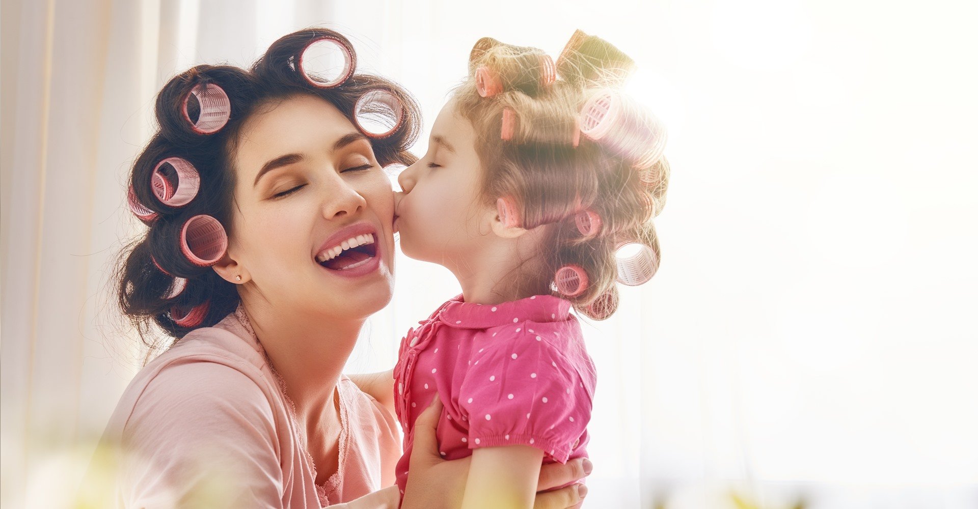 1391 Mae E Filha Praticando Penteado