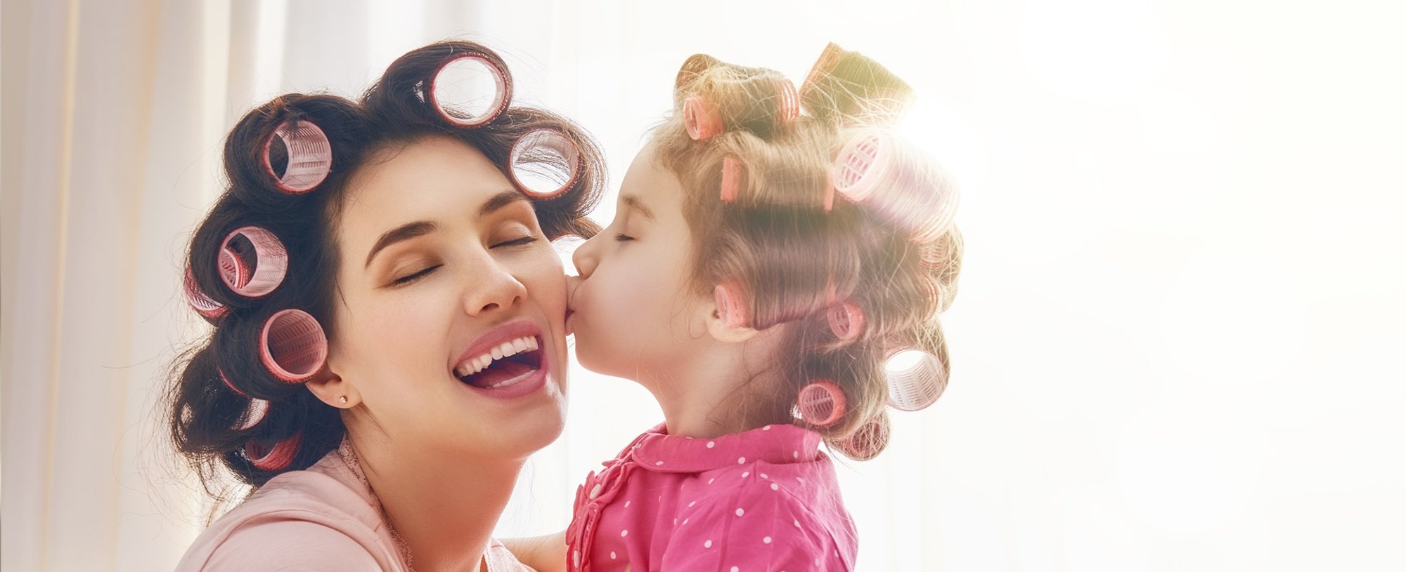 1391 Mae E Filha Praticando Penteado