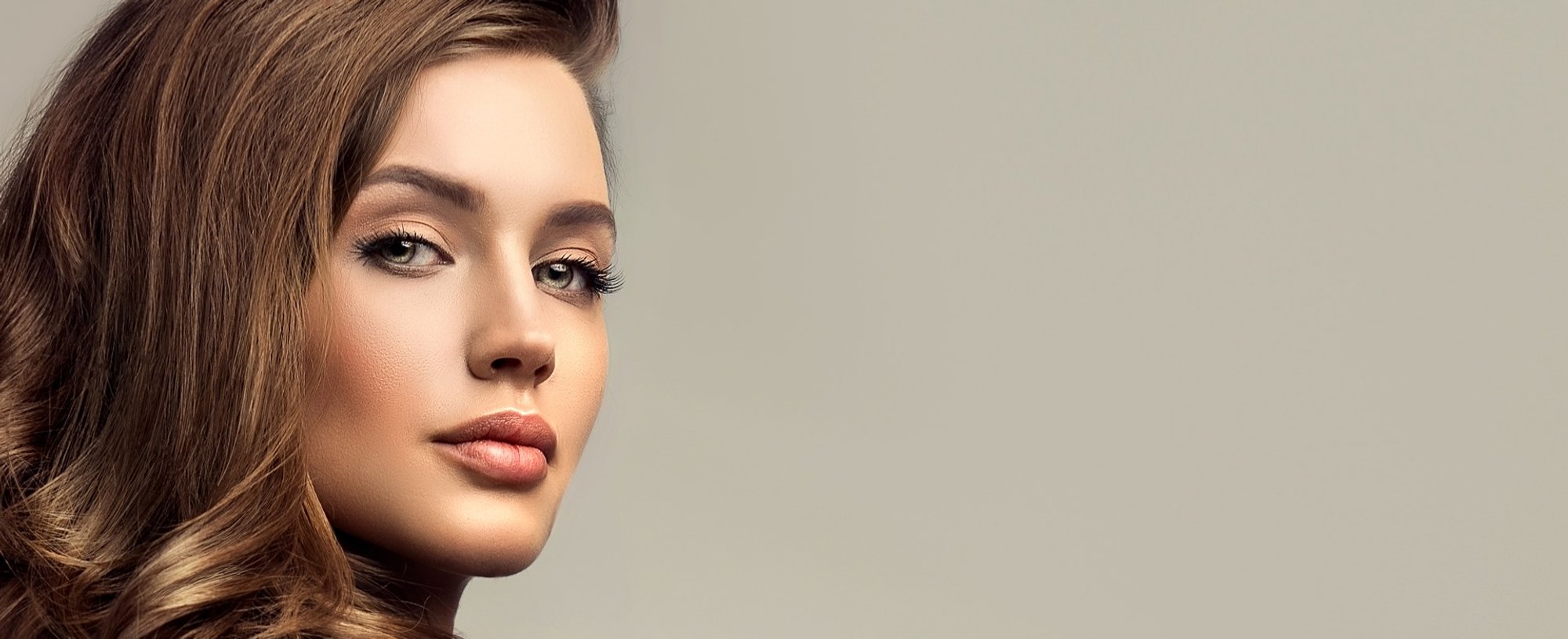 1394 Modelo Com Cabelo Longo Castanho