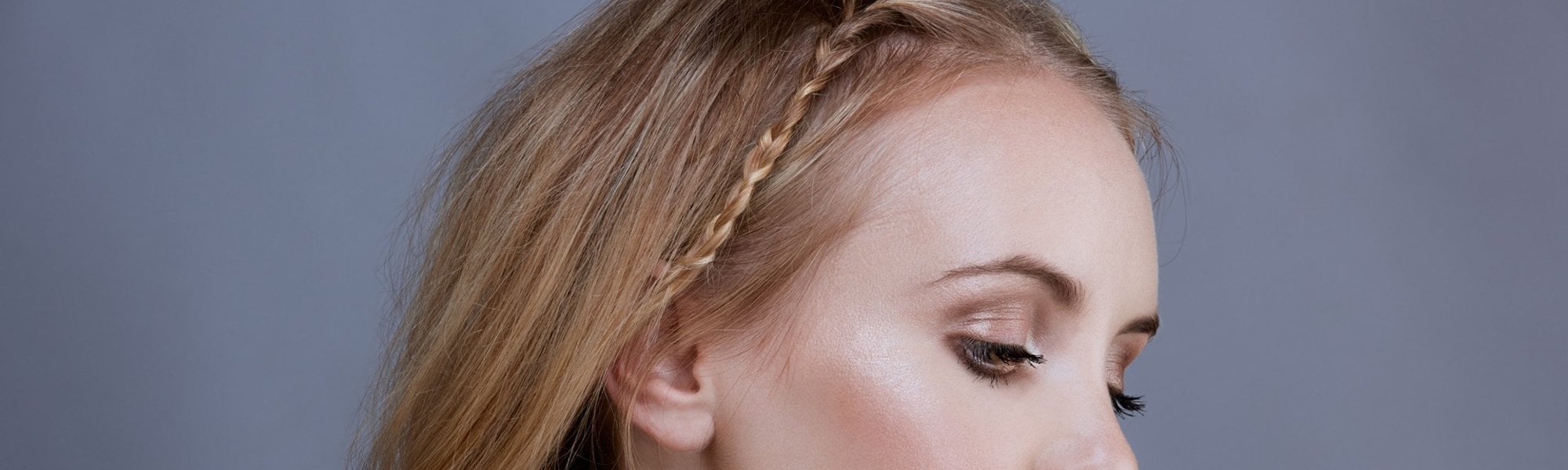 1404 Mulher Com Cabelo Trancado