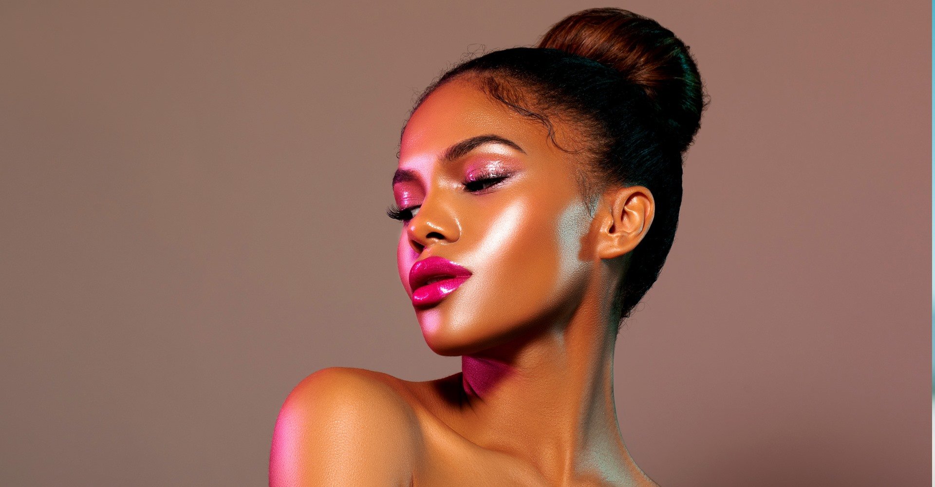 1840 Mulher Com Maquiagem