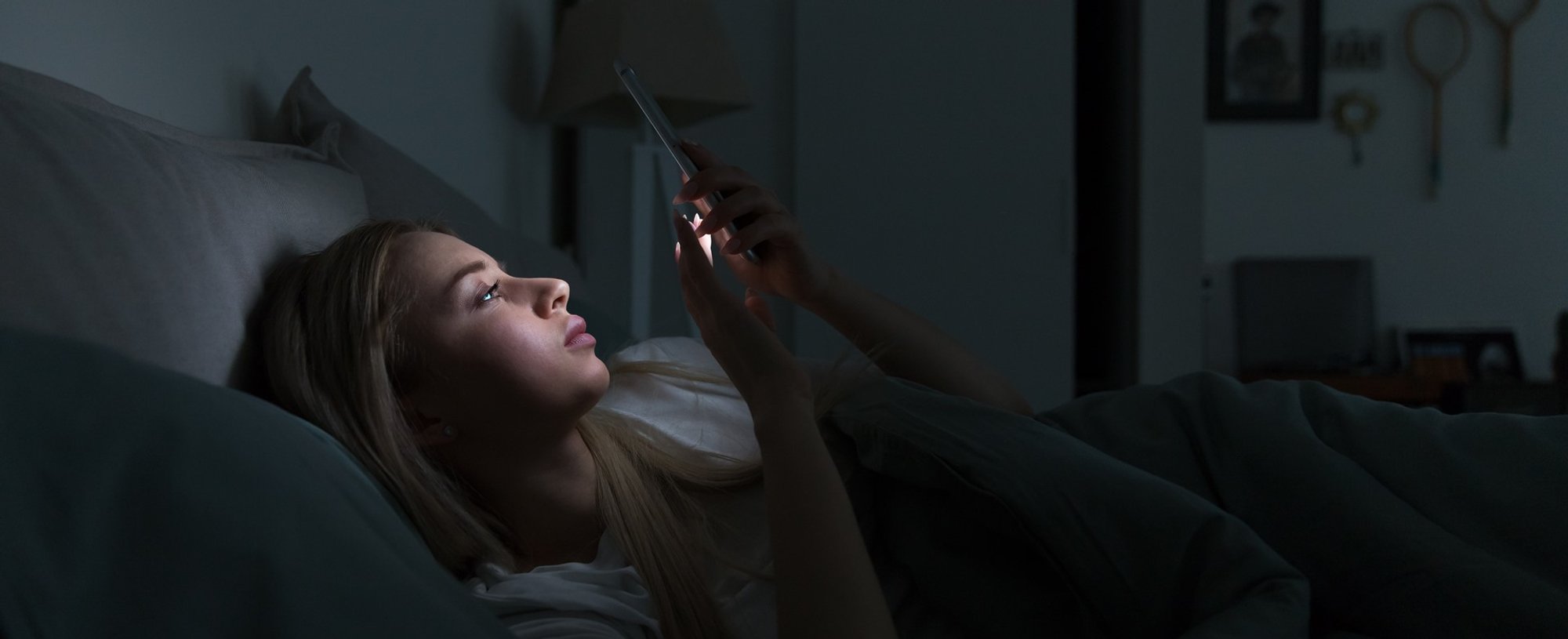 2348 Uso Do Celular Pode Afetar A Saude E A Aparencia Da Pele Descubra Como Evitar Os Danos