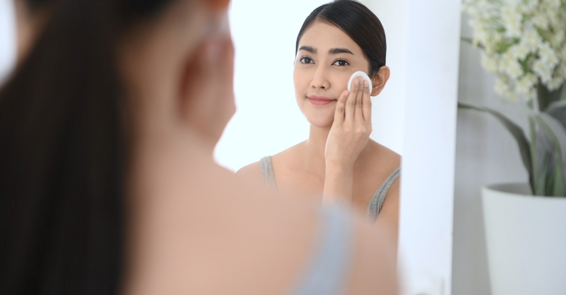 2351 5 Coisas Que Acontecem Com A Pele Quando Voce Passa A Tirar A Maquiagem Antes De Dormir