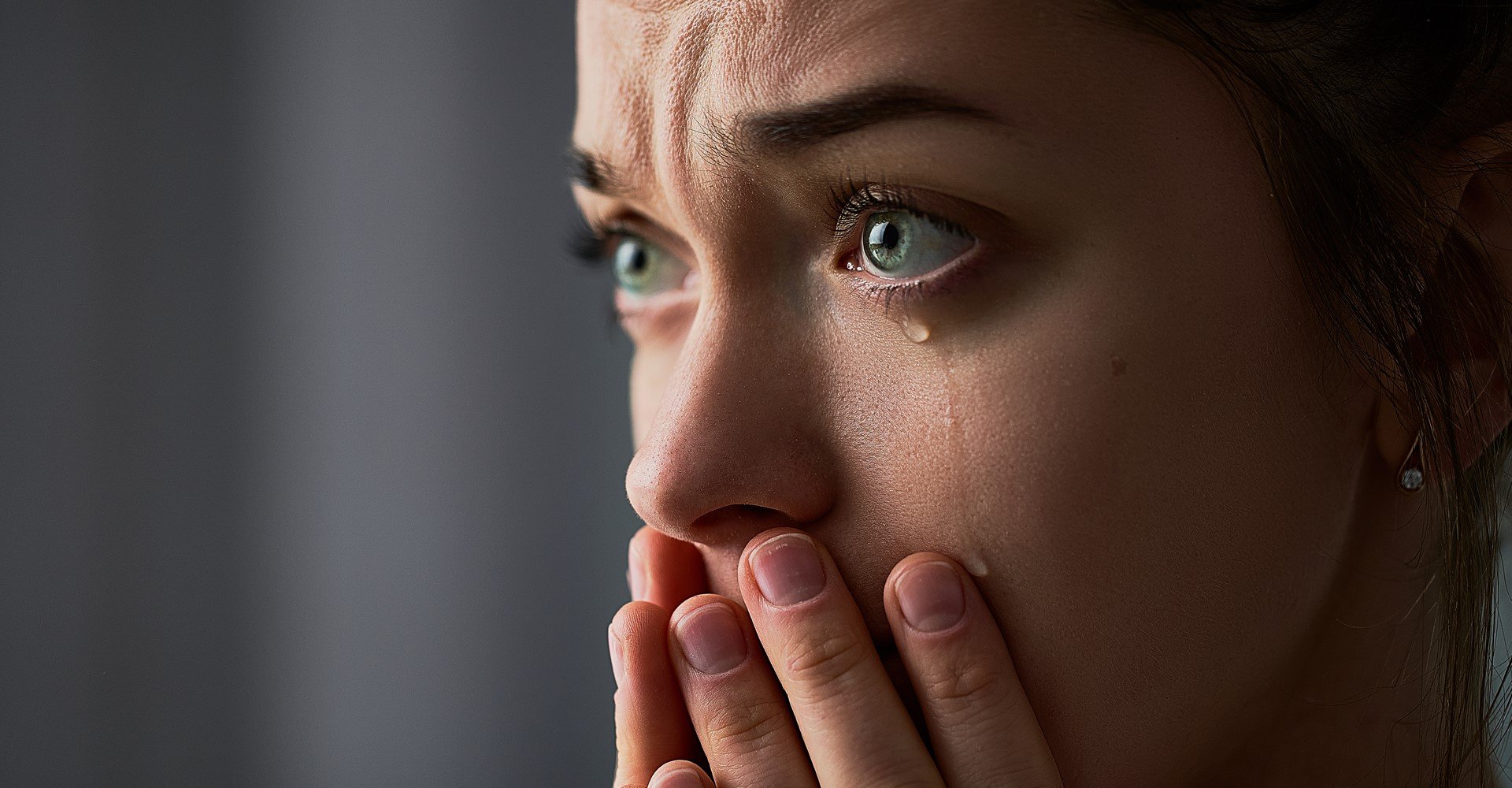 2977 Chorar Faz Bem Para A Saude Envelhece A Pele Confira A Opiniao De Uma Psicologa E Descubra