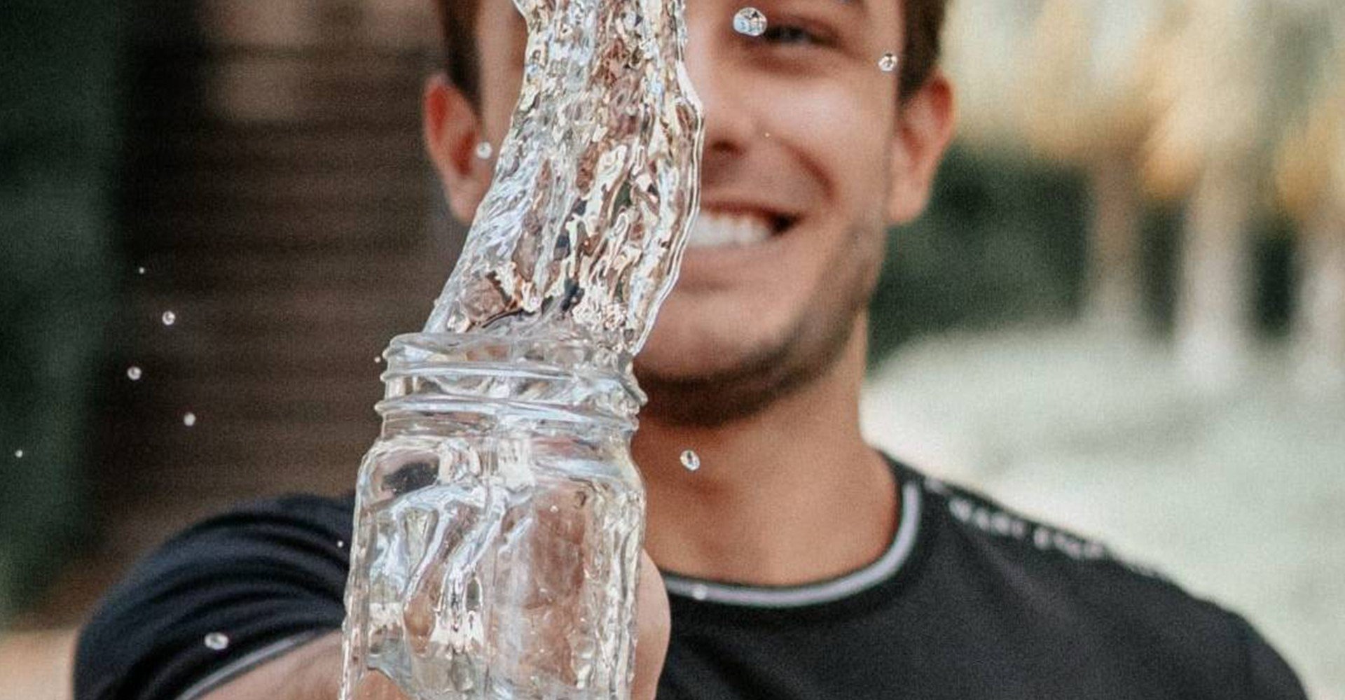 5 Dicas Para Beber Mais Agua Durante O Dia Aplicativo No Celular E Agua Saborizada Podem Ajudar