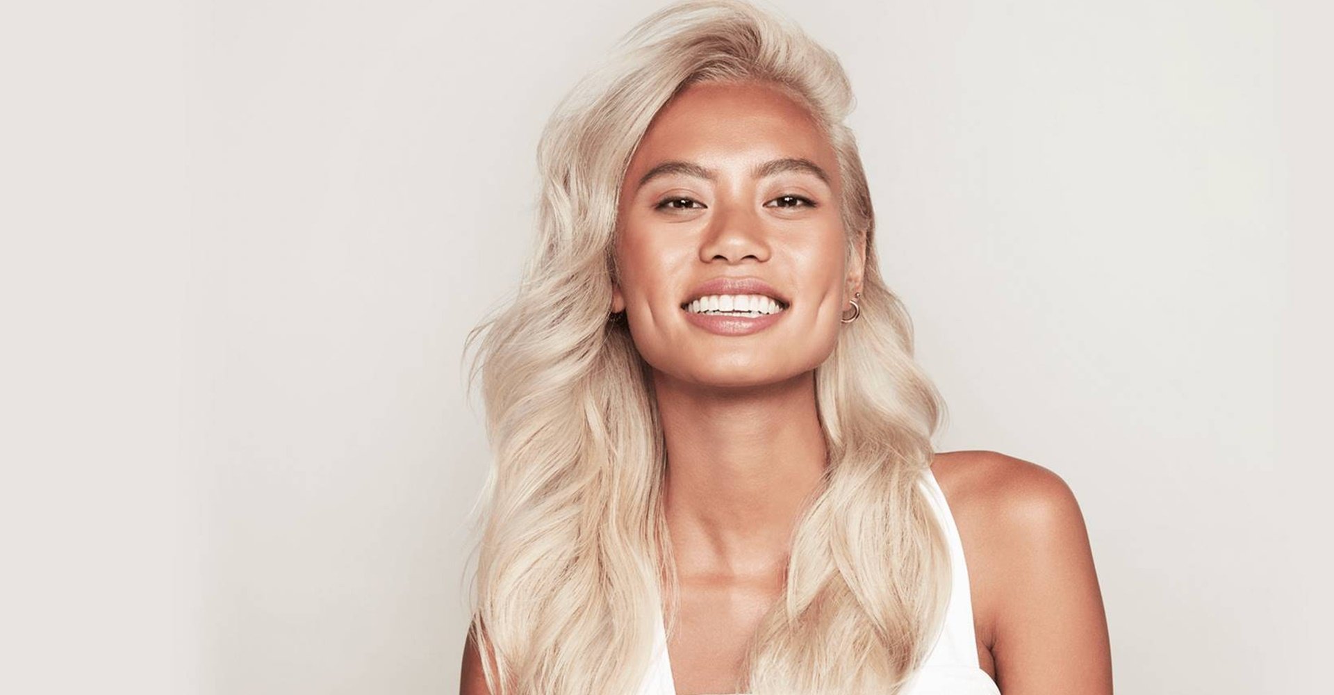 Modelo Com Cabelo Branco