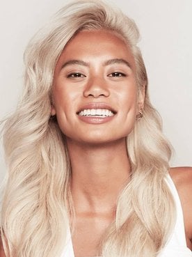 Modelo Com Cabelo Branco