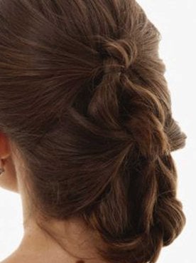Modelo com cabelo trançado