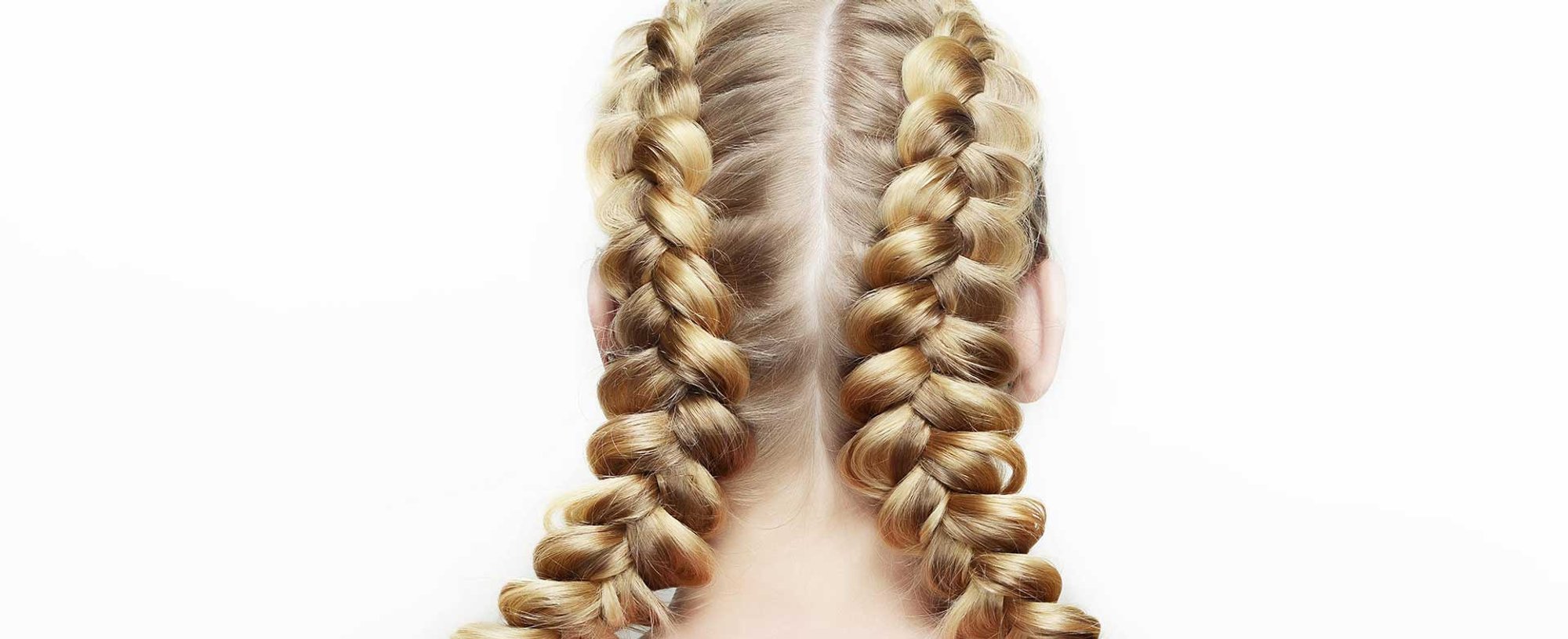 Modelo Loira Com Tranas