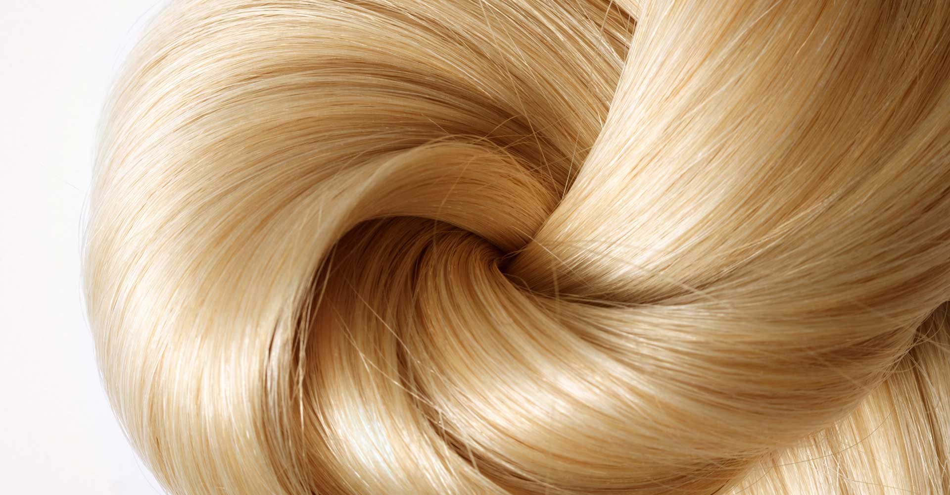 Imagem Mostrando Cabelo Loiro Enrolado