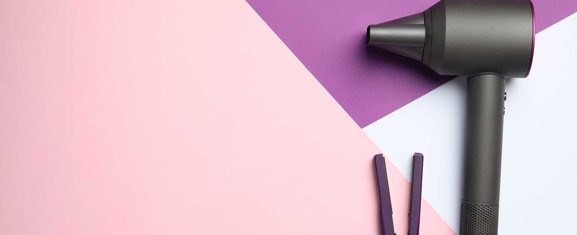 Imagem De Um Secador E Uma Escova