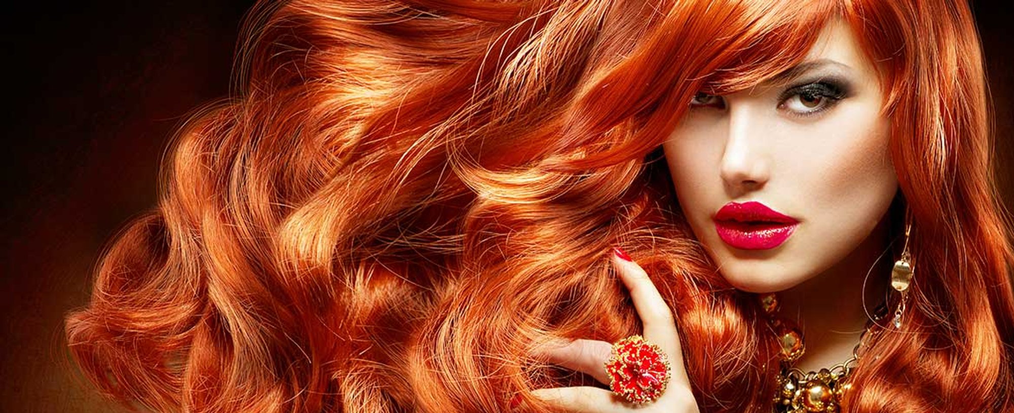 Modelo Com Longos Cabelos Ruivos