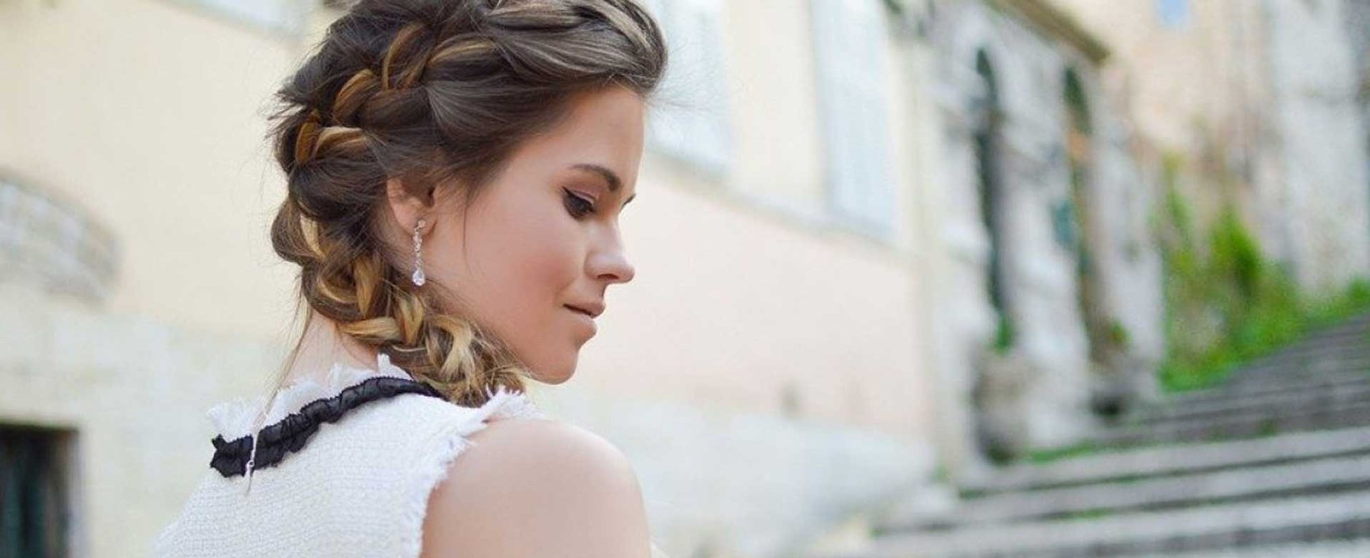 Modelo Com Penteado De Trana Para Apresentao