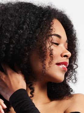 Mulher Cabelos Cacheados Crespos