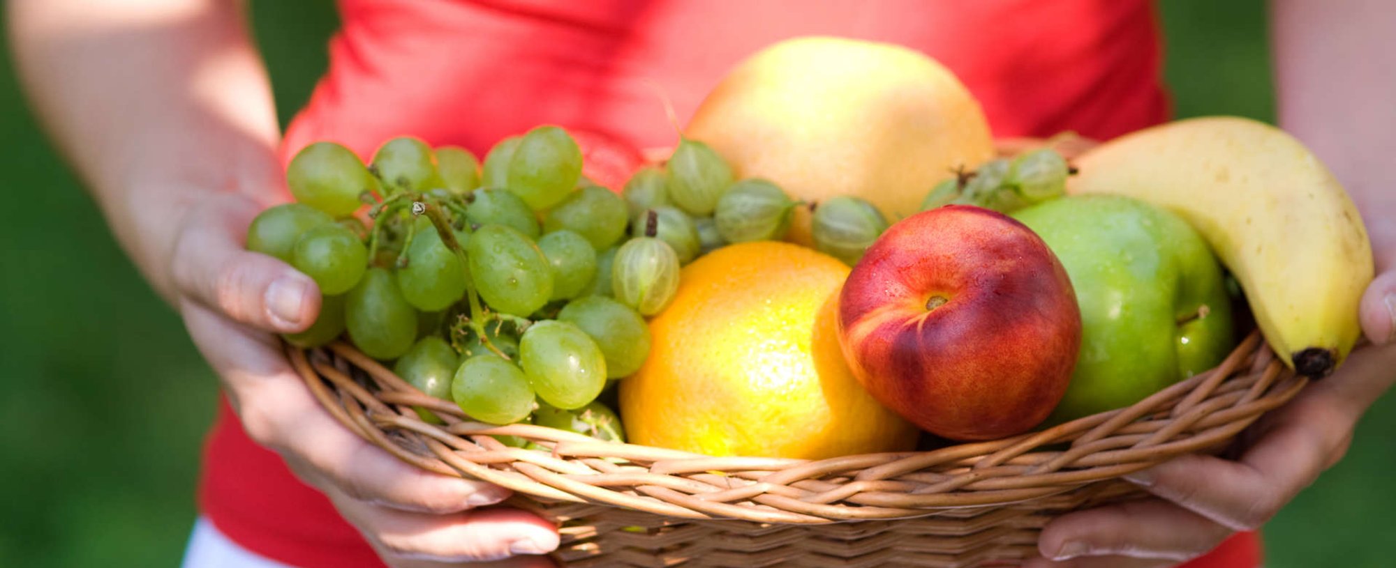 cesta com frutas