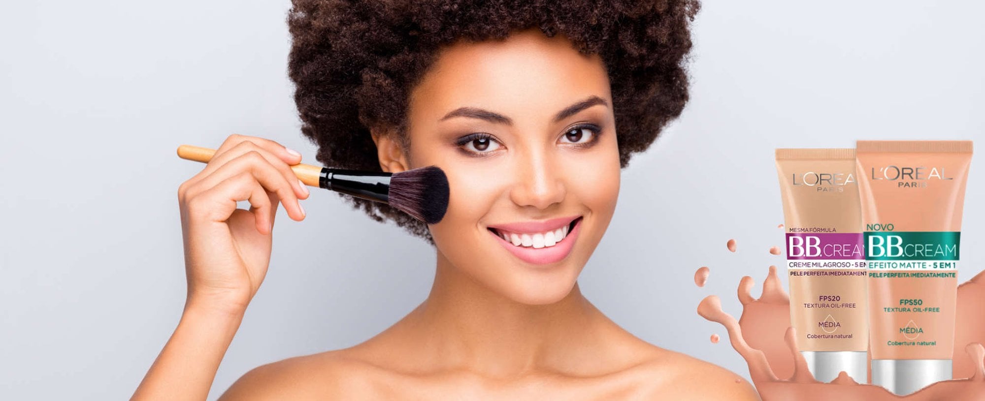 mulher passando base bb cream no rosto