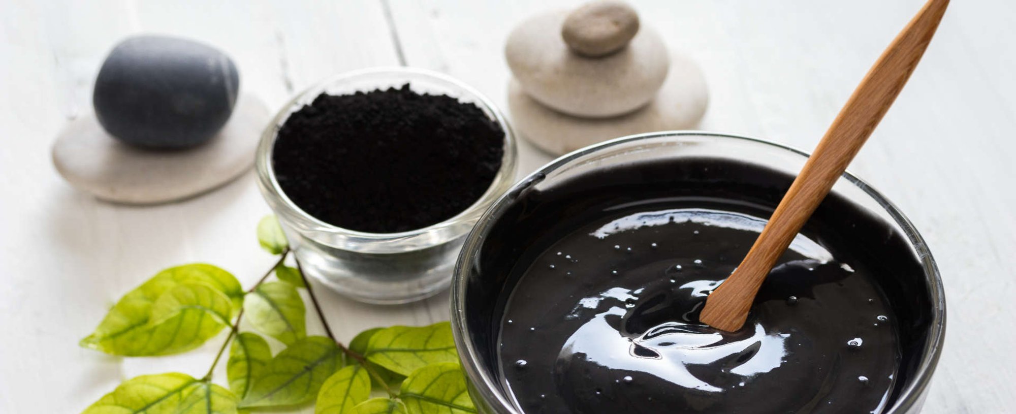 carvão ativado para utilizar como máscara de beleza