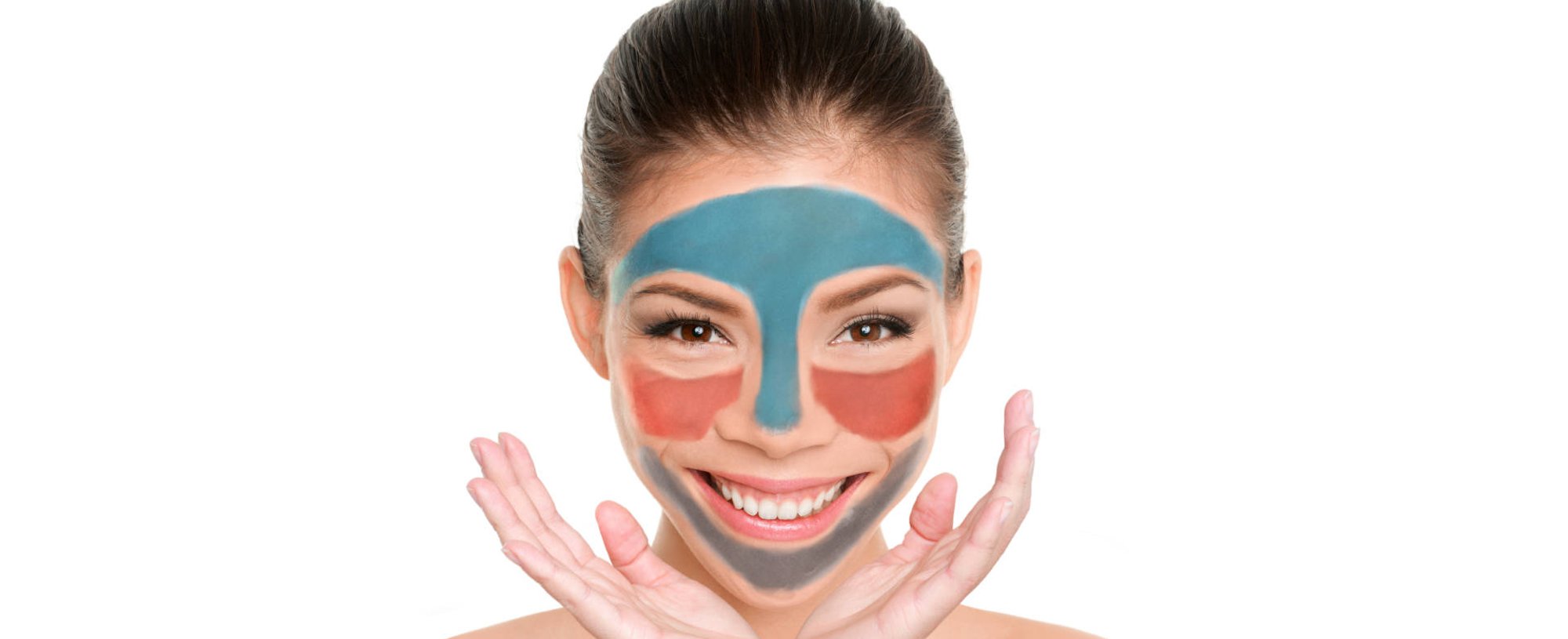 mulher utilizando máscaras de beleza "multimasking"