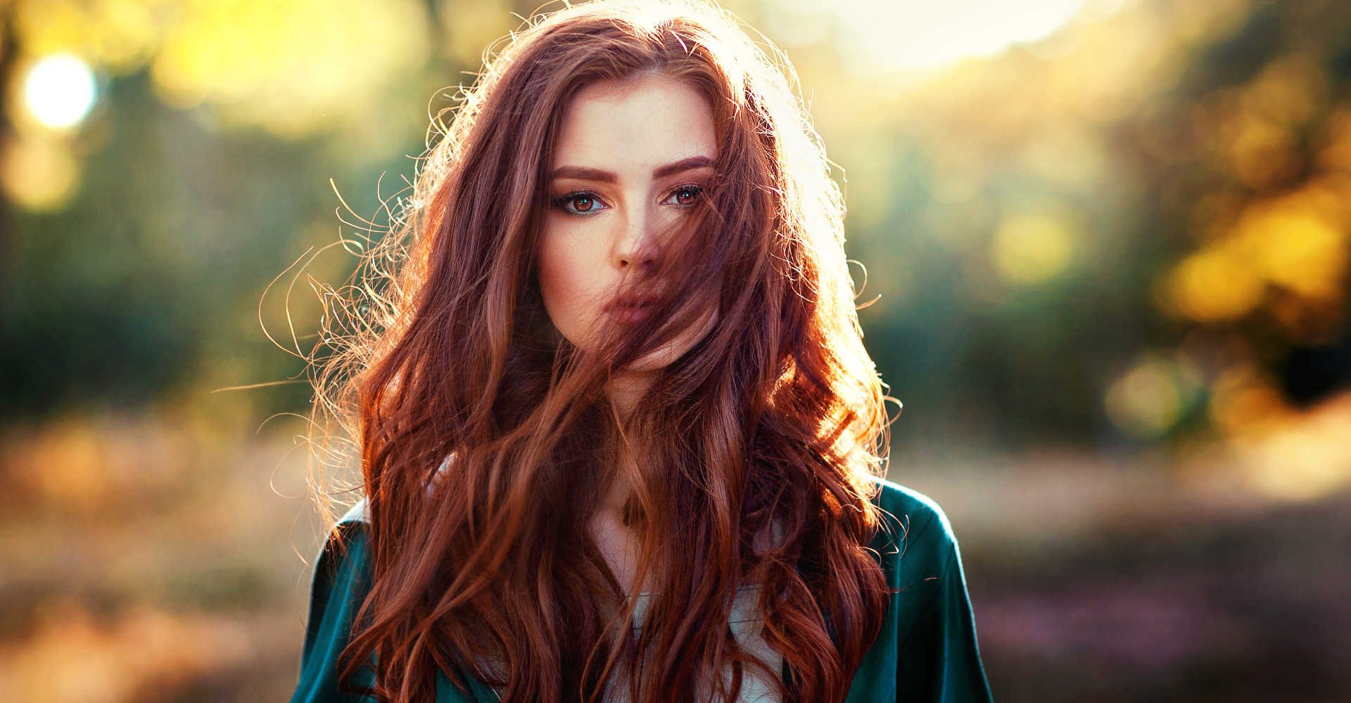 Modelo branca e ruiva