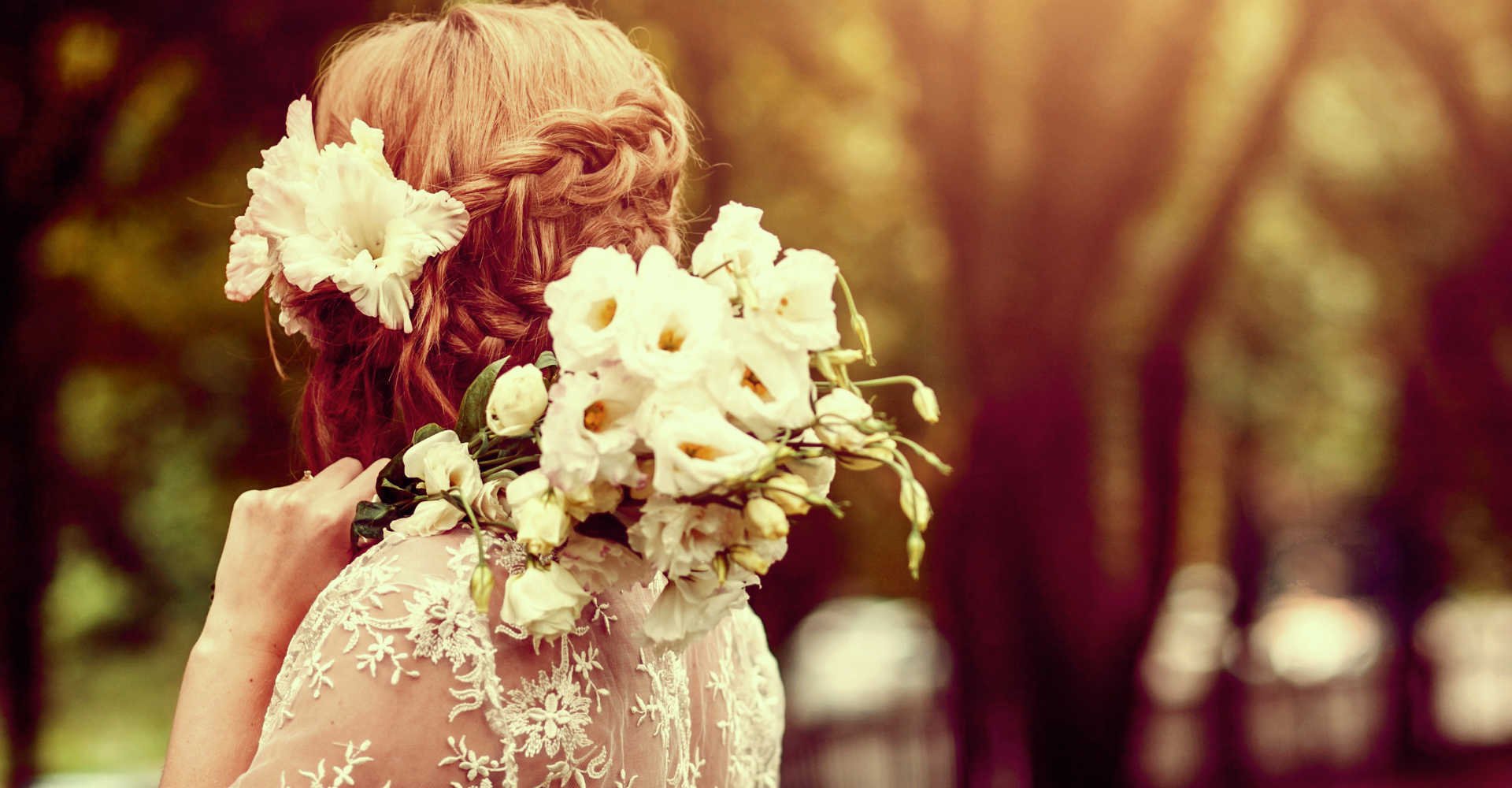 Modelo vestida de noiva