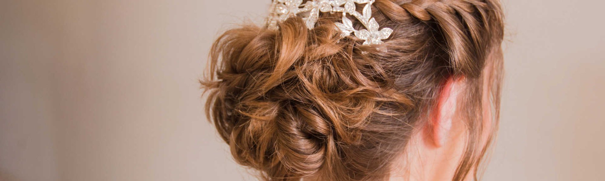 Penteado simples para casamentos e formaturas | L'Oréal Paris
