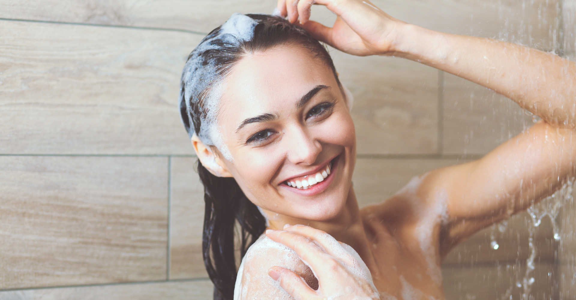 1294 Como Lavar Um Cabelo Danificado Passo A Passo Em 4 Etapas Para Minimizar A Agressao