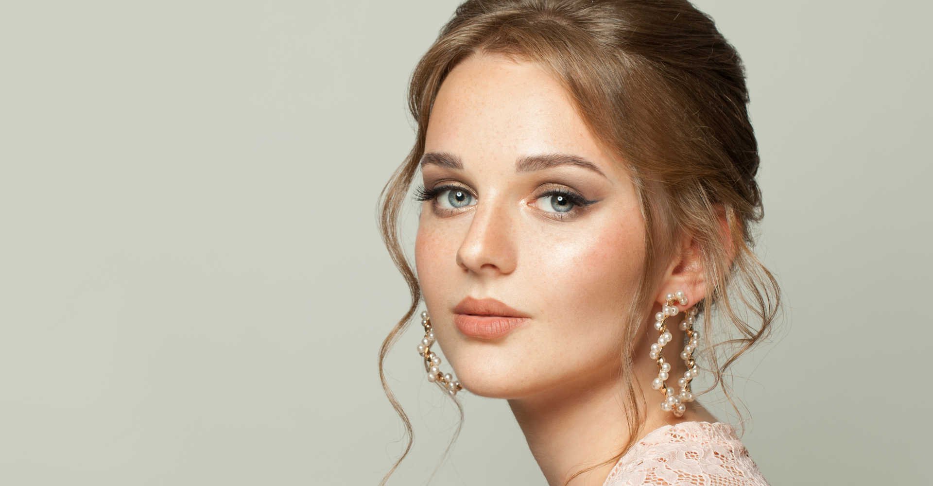 Modelo branca com cabelo loira