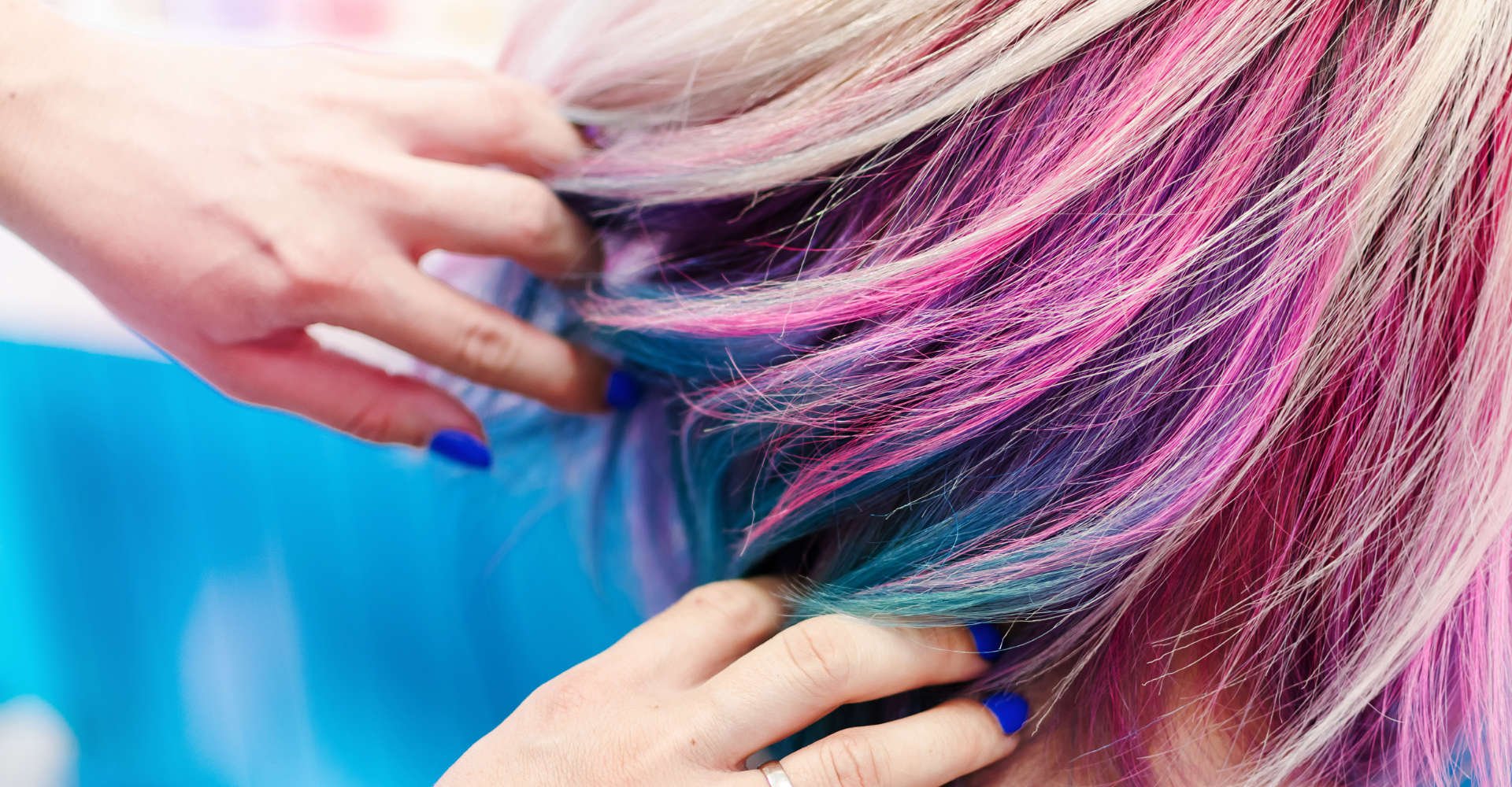 cabelo com várias cores