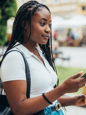 Trança box braids: o que é, como fazer e como cuidar?