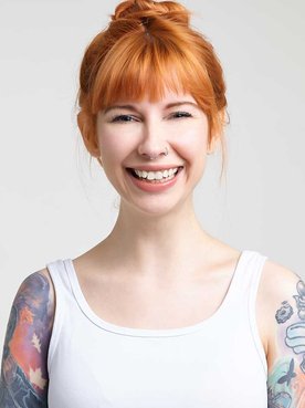 Mulher Ruiva Tatuada Modelo Banner