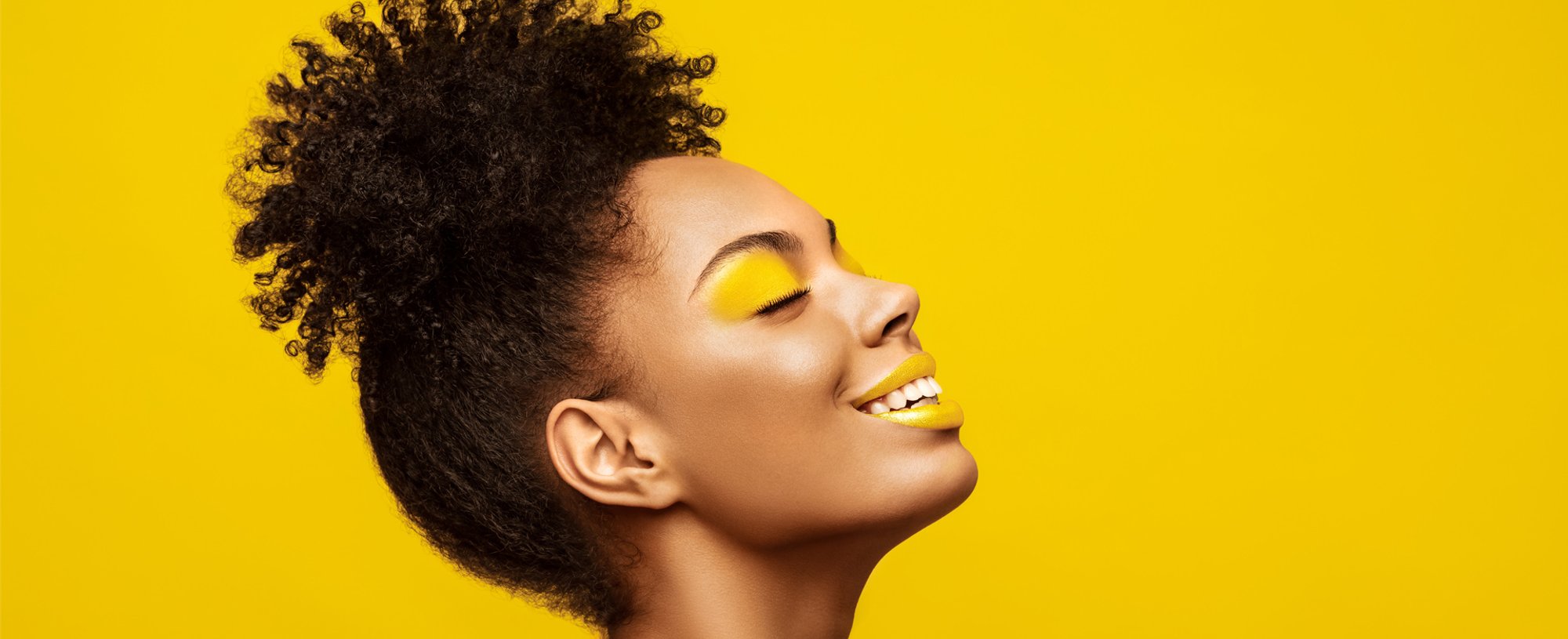 Crespo Fundo Amarelo