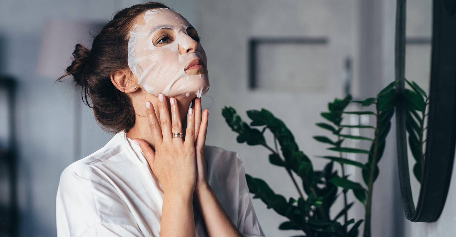 Imagem banner - Máscara facial: entenda como encaixar na sua rotina de skincare | L'Oréal Paris