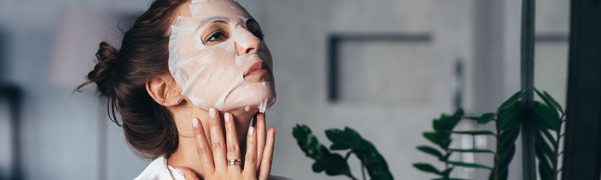 Imagem banner - Máscara facial: entenda como encaixar na sua rotina de skincare | L'Oréal Paris