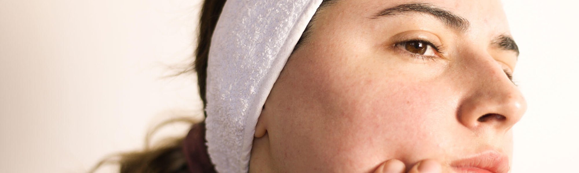Imagem banner Poros dilatados: dermatologista explica o que são e como tratar | L'Oréal Paris