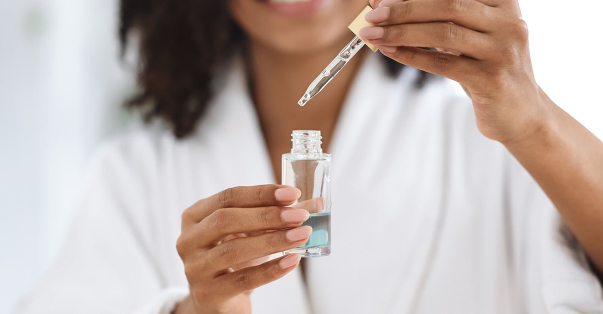 Confira 4 passos para incluir ácido hialurônico na sua rotina de skincare