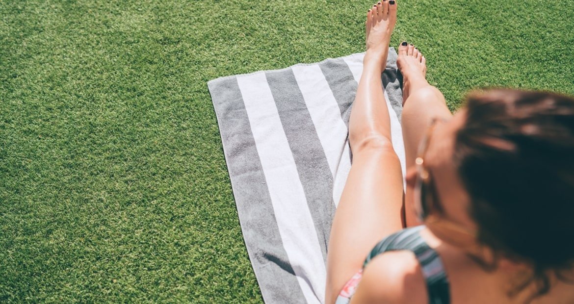 Qual o melhor horário para tomar sol? Dermatologista explica