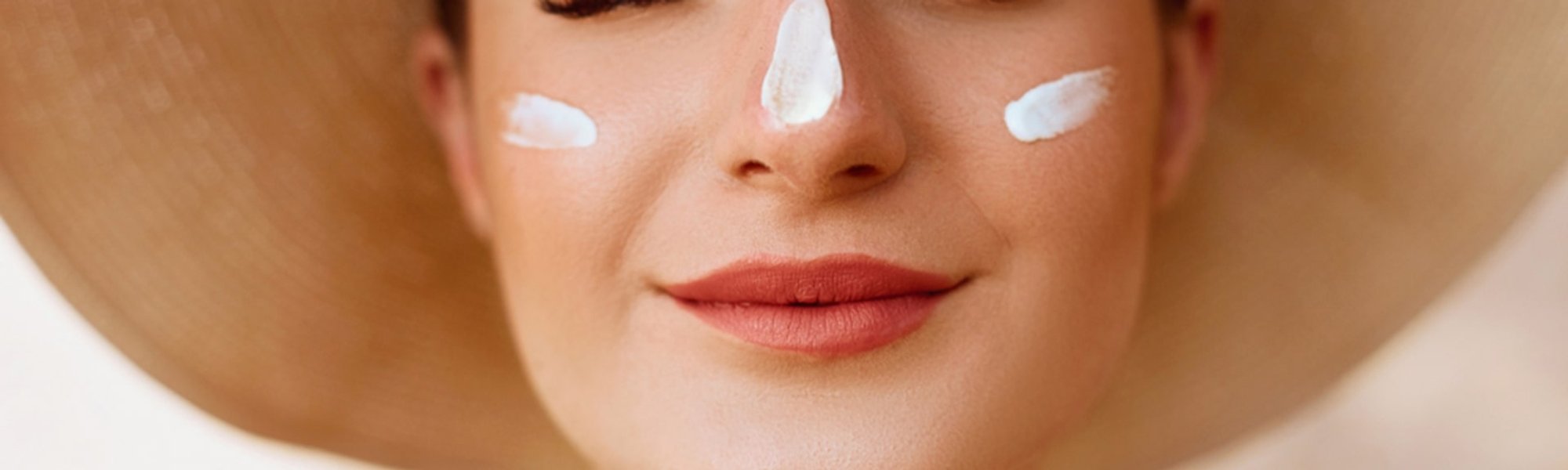 Protetor solar facial fluído: conheça os benefícios