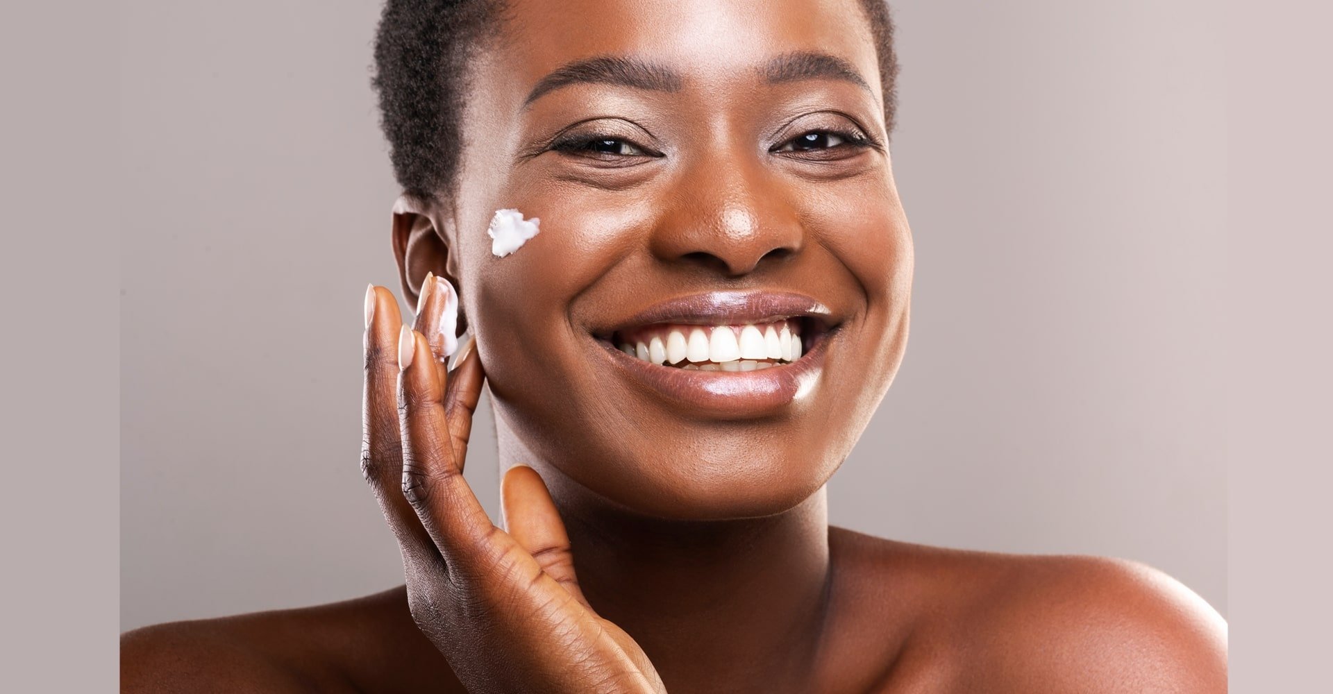 Protetor solar facial além do verão dermatologista fala os benefícios do uso diário