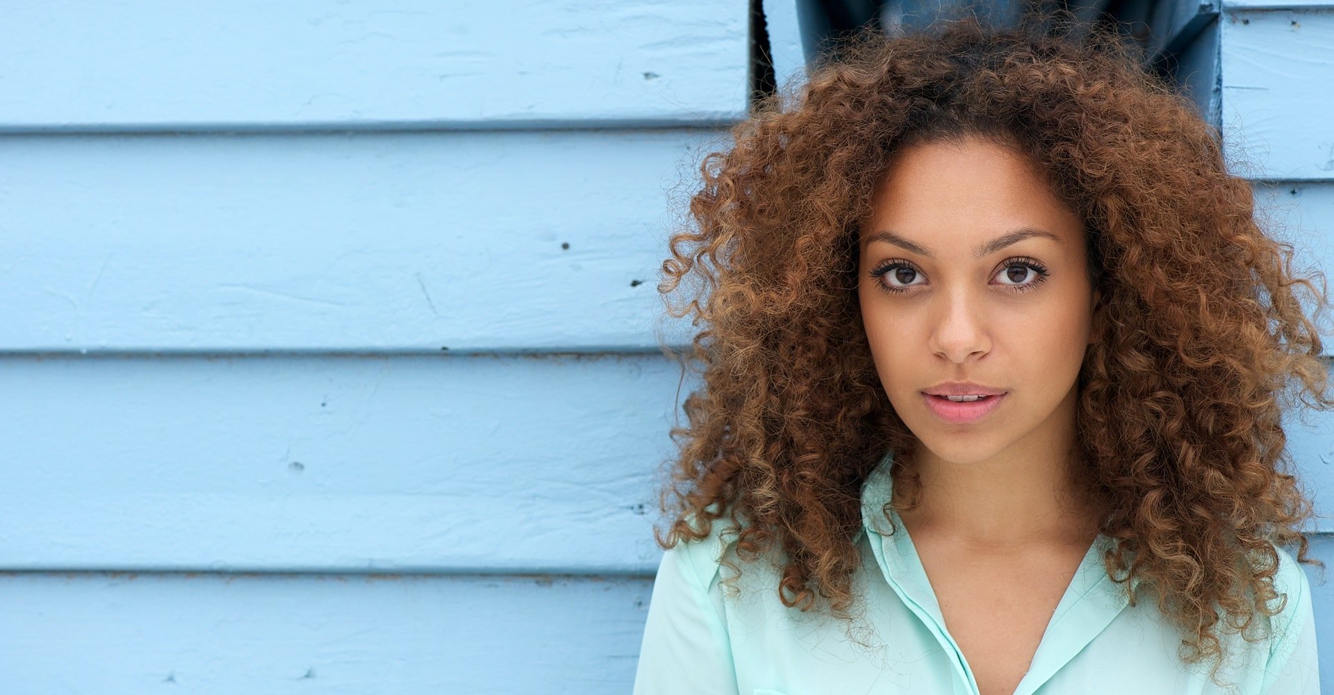 Cabelos Cacheados Coloridos Min