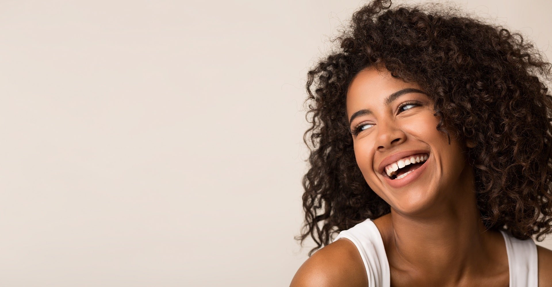 Hidratação para cabelos cacheados: com qual frequência fazer?