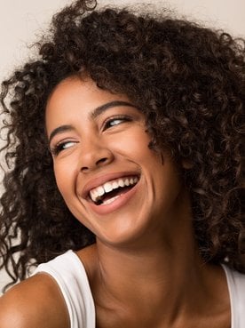 Hidratação para cabelos cacheados: com qual frequência fazer?