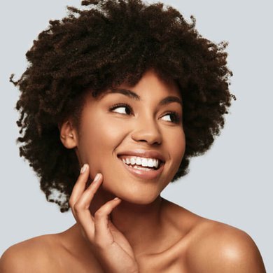Imagem de modelo sorrindo | L'Oréal Paris